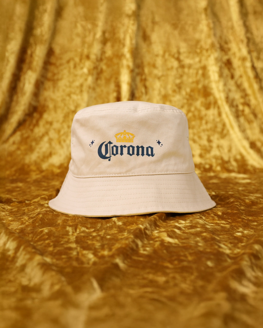 CORONA X VIVA LA BONITA JUNTOS AQUI Y ALLA BUCKET HAT