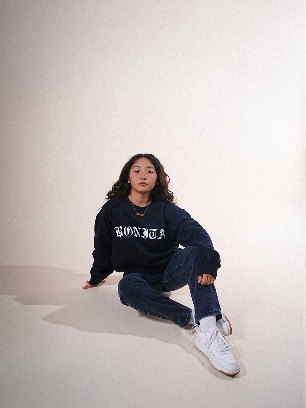 BLACK BONITA ESSENTIAL CREWNECK – vivalabonita